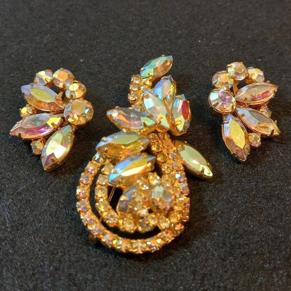 Vintage Juliana Style Unmarked Brooch And Clip Earrings